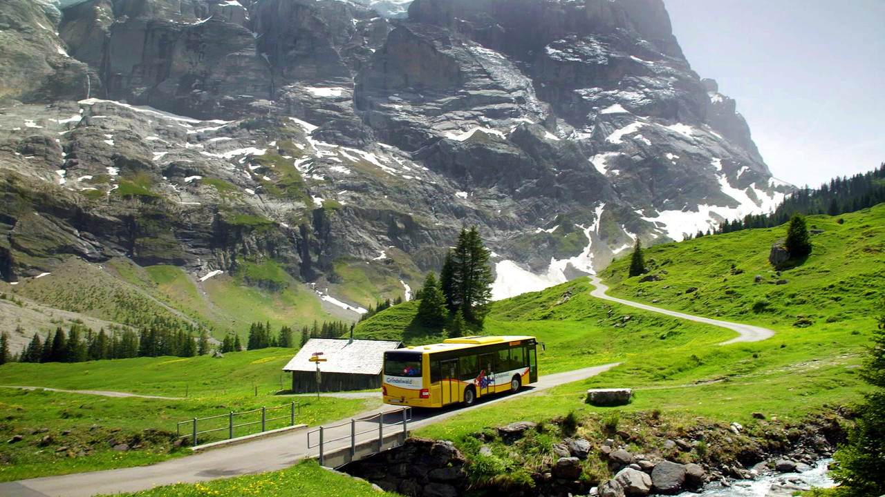 Mit dem Postauto durch die Schweiz backdrop