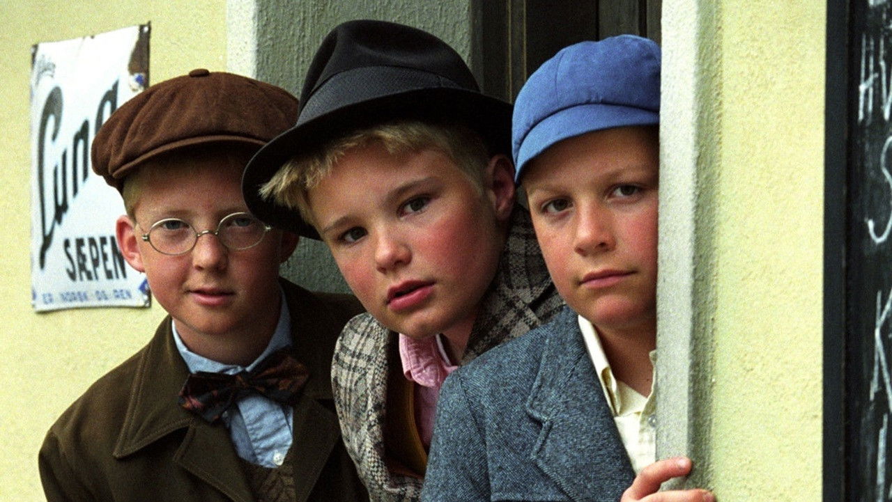 The Junior Olsen Gang Goes Submarine backdrop