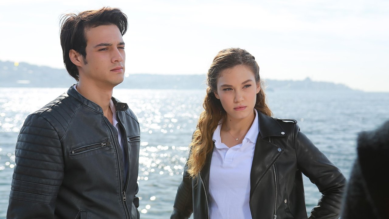 Umuda Kelepçe Vurulmaz backdrop