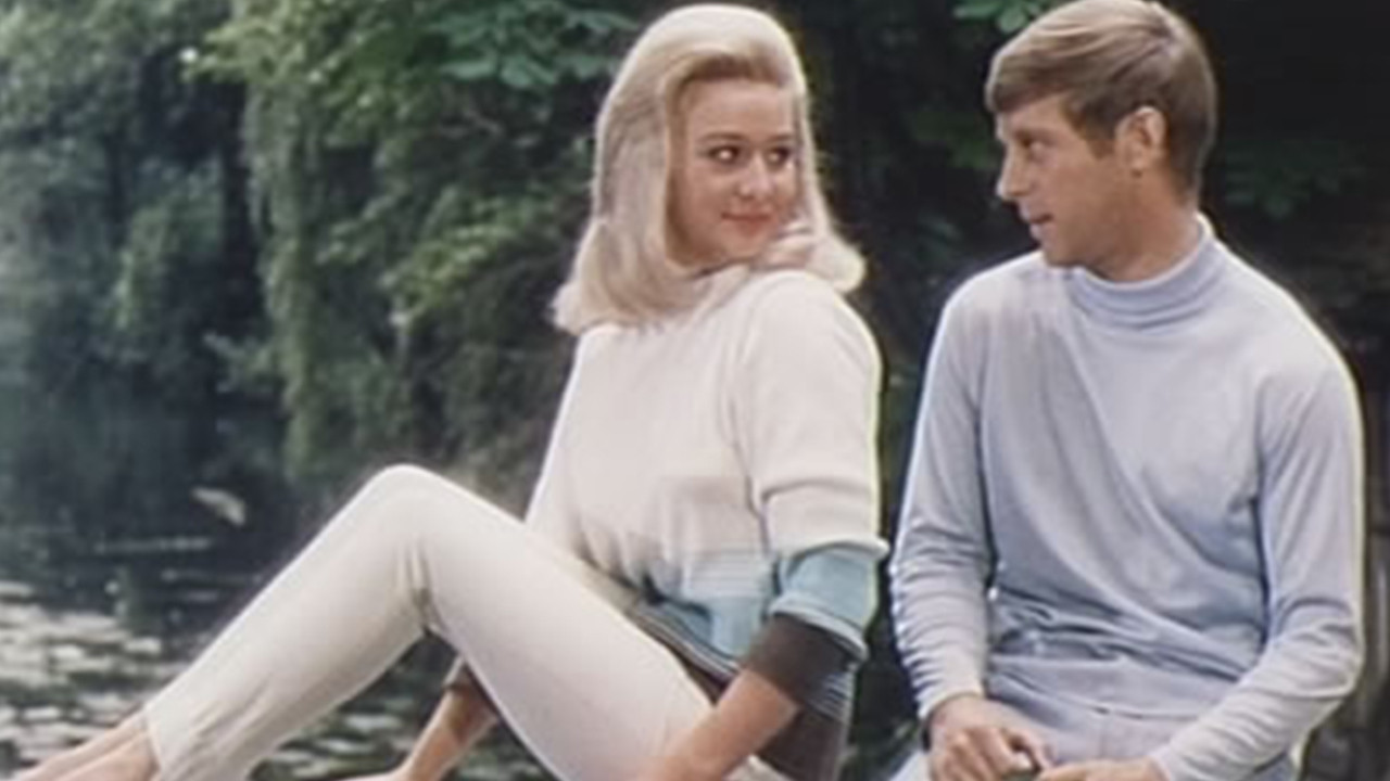 Every Day's a Holiday backdrop