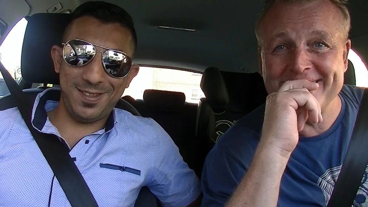 Gintberg - En fremmed krydser mit spor backdrop