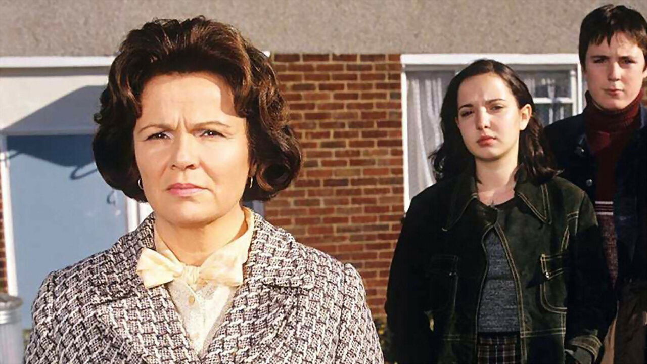 Titanic Town backdrop