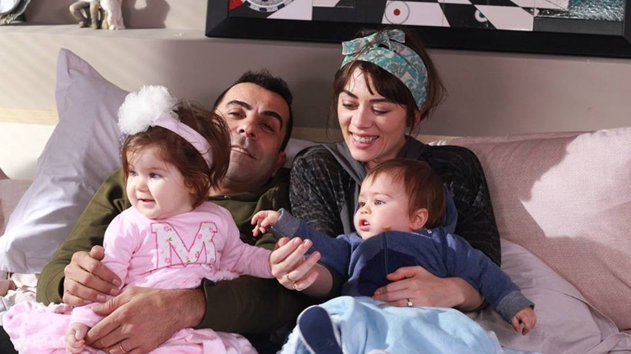 1 Man 1 Woman 2 Children backdrop