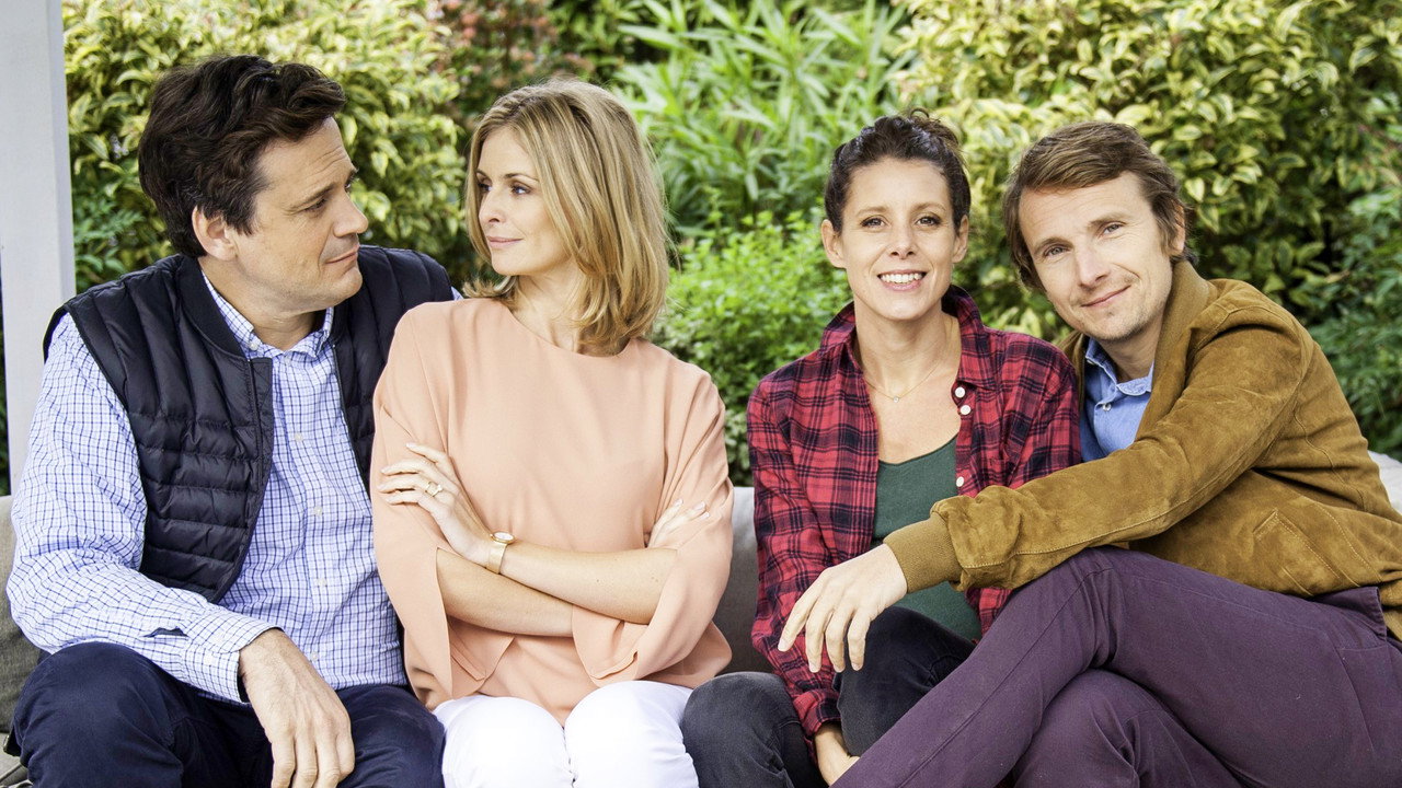 Qu'est-ce qu'on attend pour être heureux ? backdrop