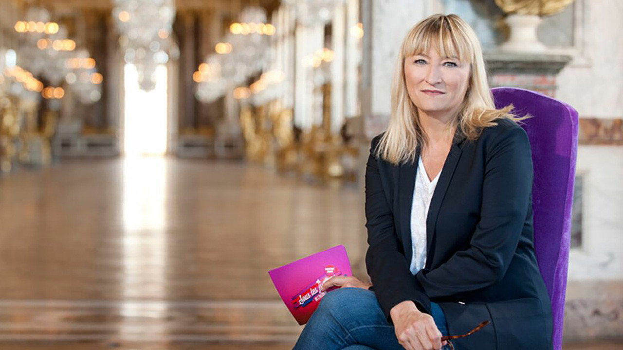 Sous les jupons de l'histoire backdrop