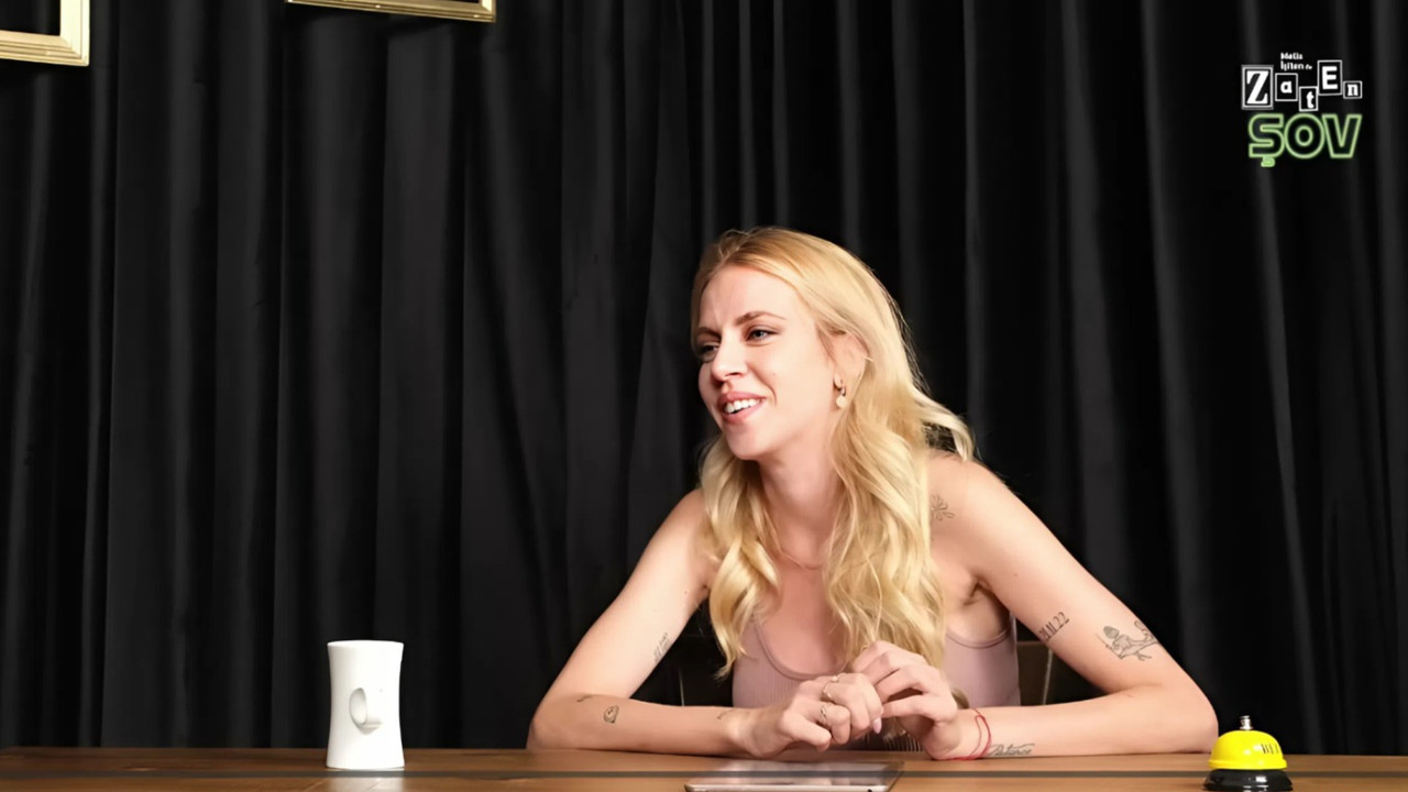 Melis İşiten ile Zaten Şov backdrop