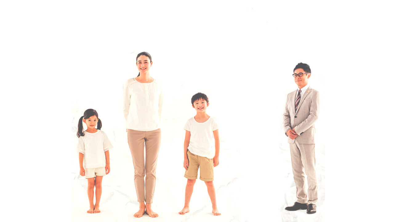 Flat Broke Mom backdrop