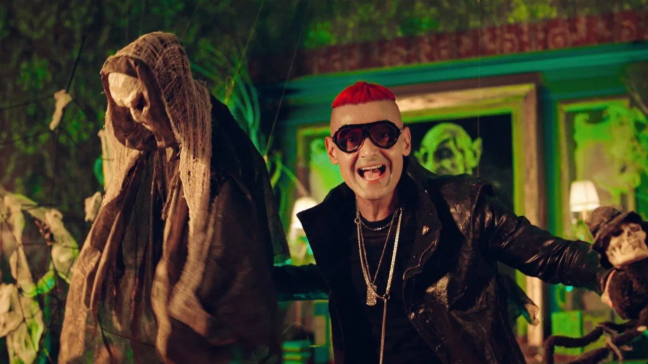 Ramez Gone Mad backdrop