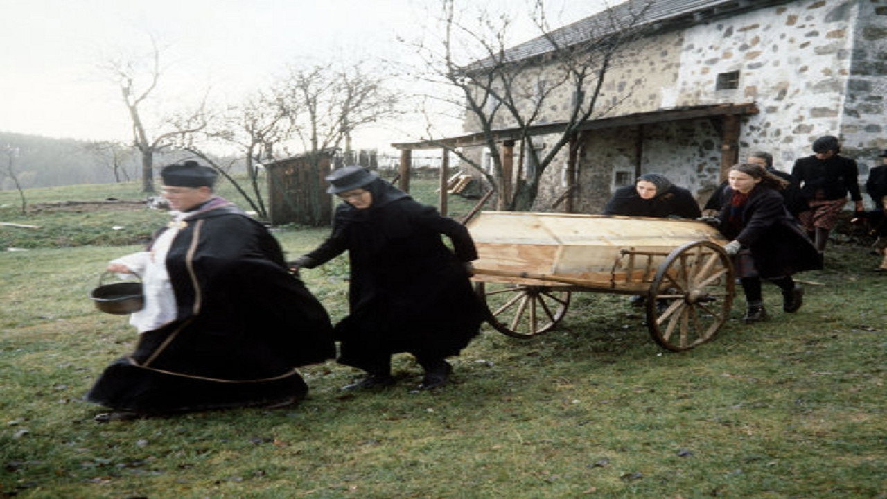 Die Alpensaga backdrop