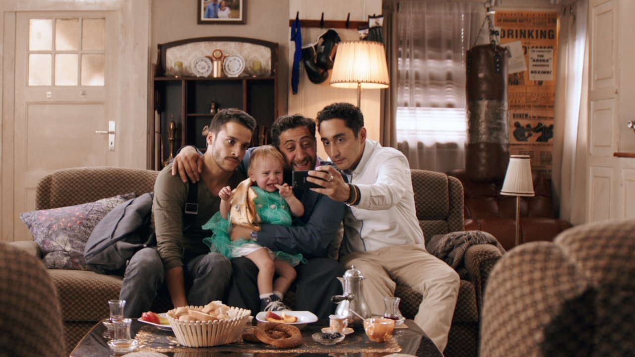 3 Türken und ein Baby backdrop