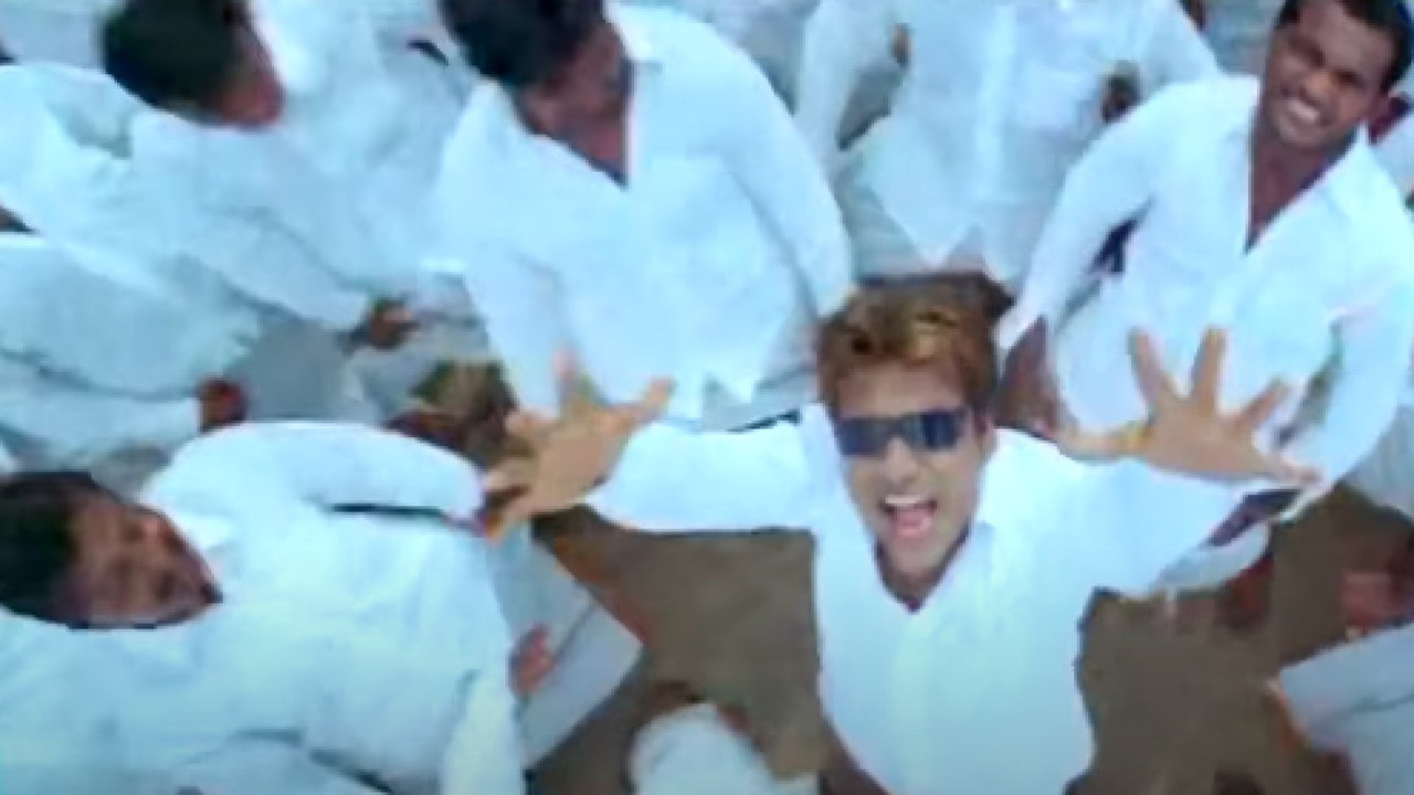 Ah Aah: Anbe Aaruyire backdrop