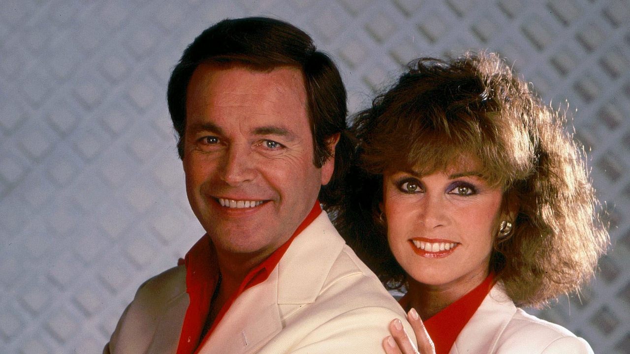 Hart to Hart Returns backdrop