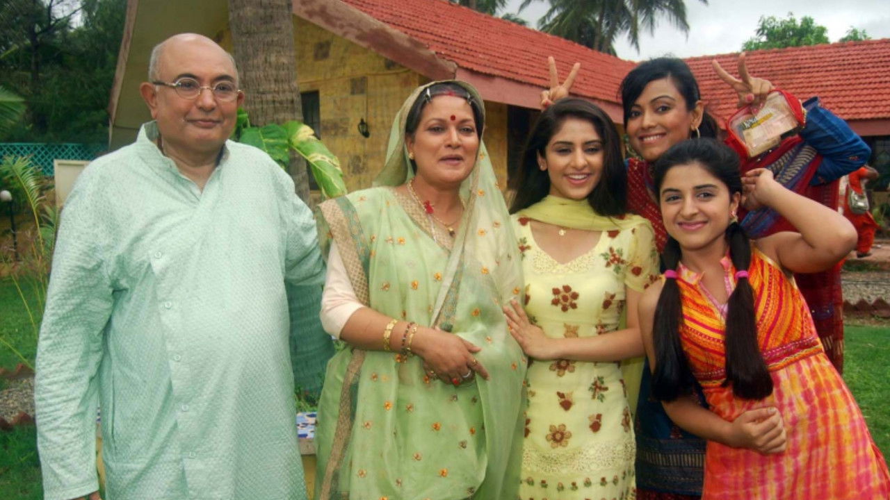 Baat Hamari Pakki Hai backdrop