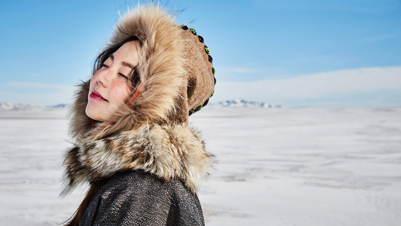 Anu and Huyga backdrop