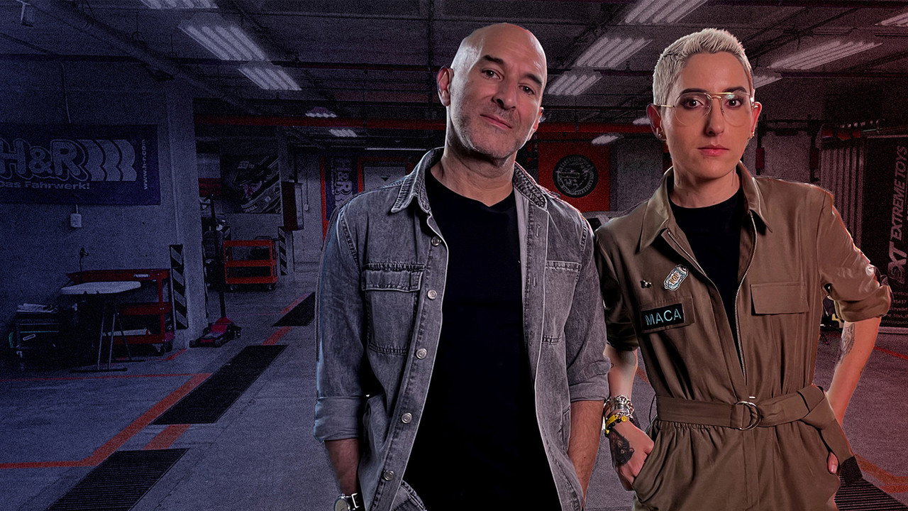 Te Debo Una: Celebridades y Autos backdrop