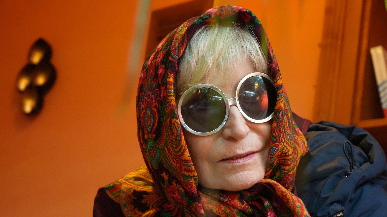 Mother Knows Best backdrop