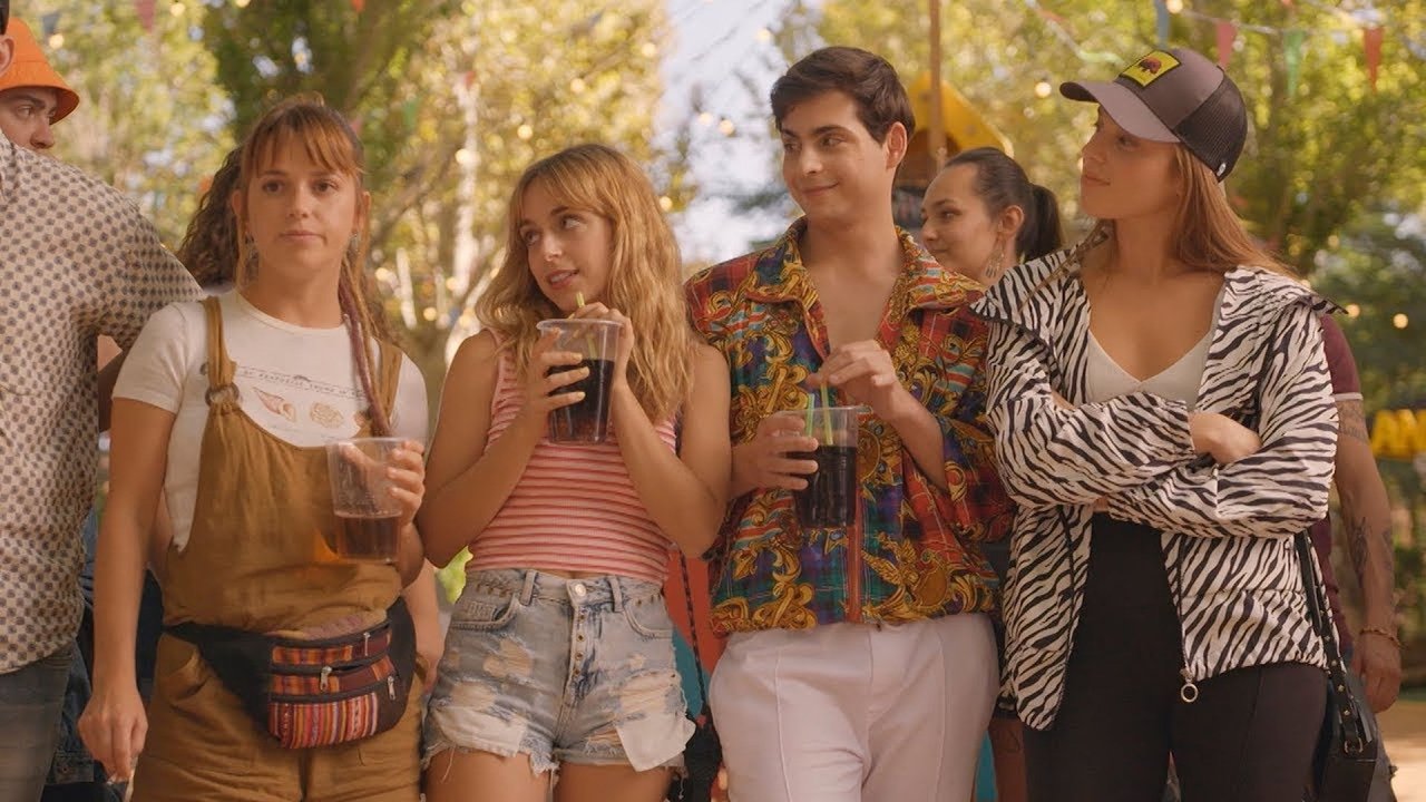 La Reina del pueblo backdrop