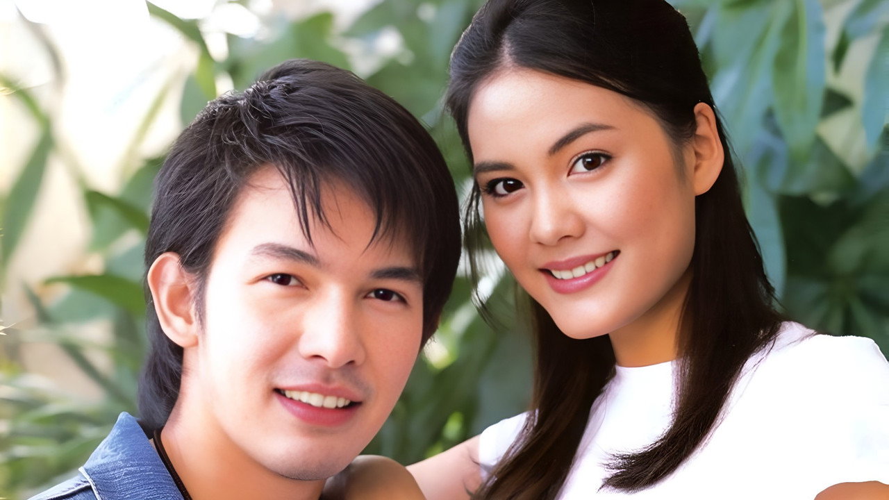 Lady Yaowarat backdrop