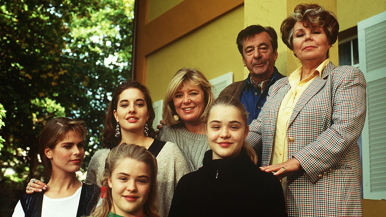 Alle meine Töchter backdrop