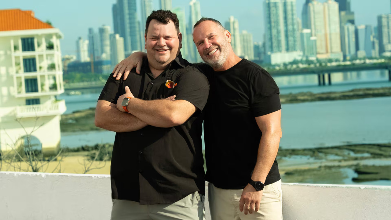 Sortez-moi d'ici... Mais pas tout de suite! backdrop