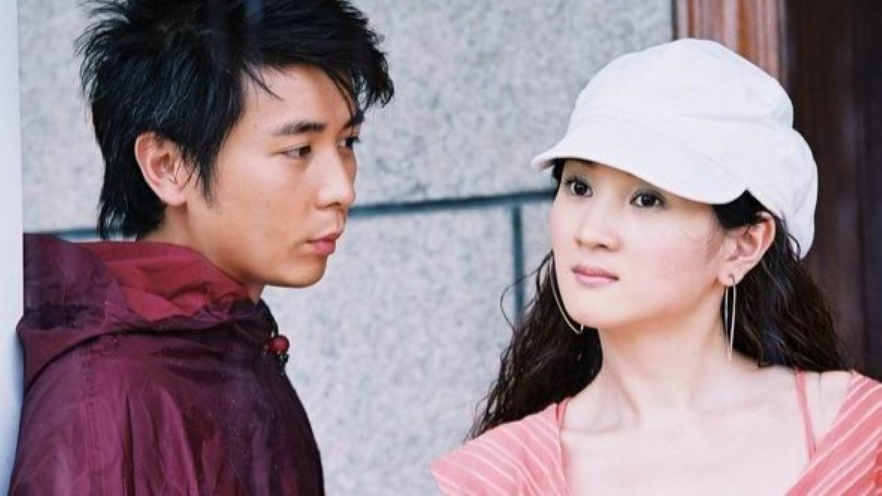 樱桃正红 backdrop