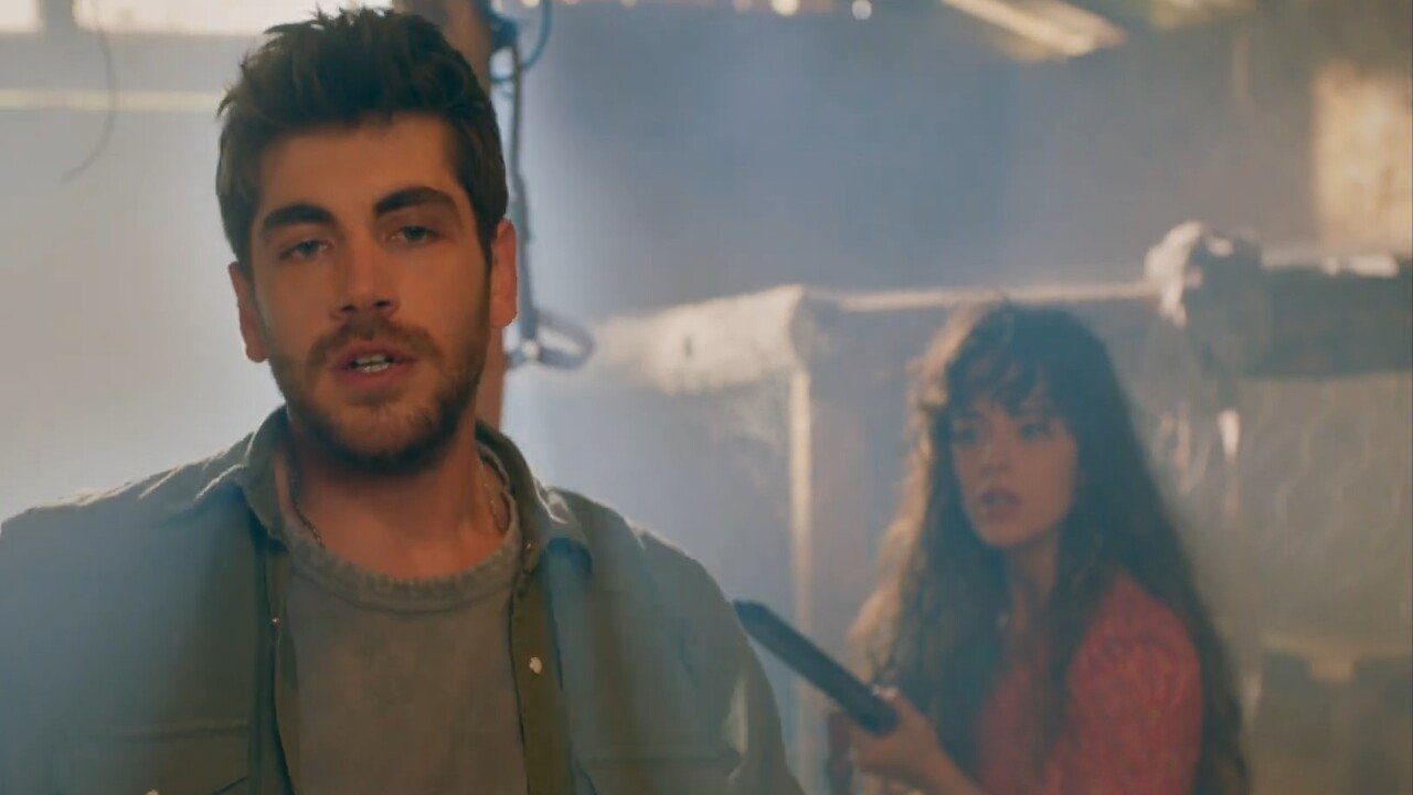 I Will Not Give You to The Hands backdrop