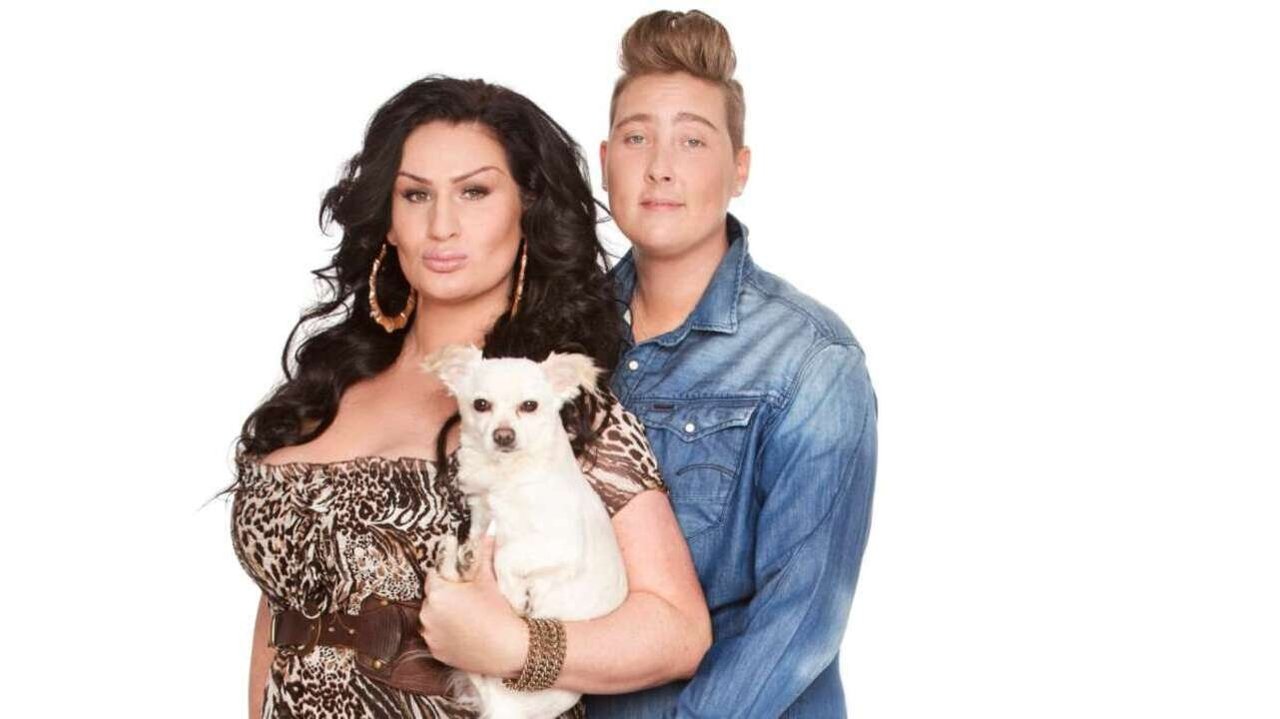 Louisa & Rosanna, Onze Transgender Liefde backdrop