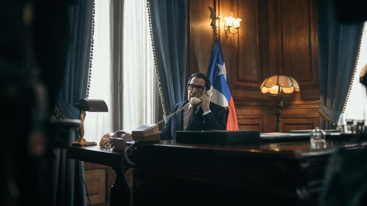 Los mil días de allende backdrop