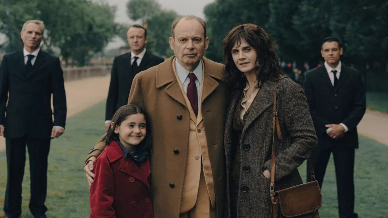 Mitterrand confidentiel backdrop