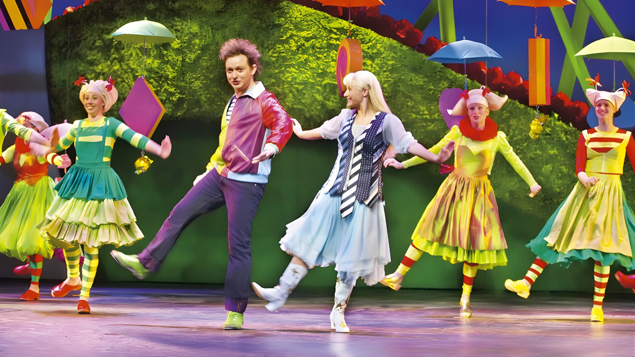 TiTa Tovenaar De Musical backdrop