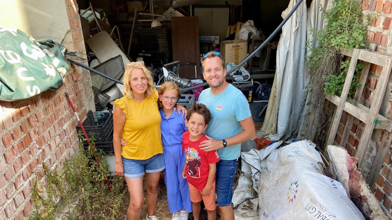 Jasmine Harman's Renovation in the Sun backdrop