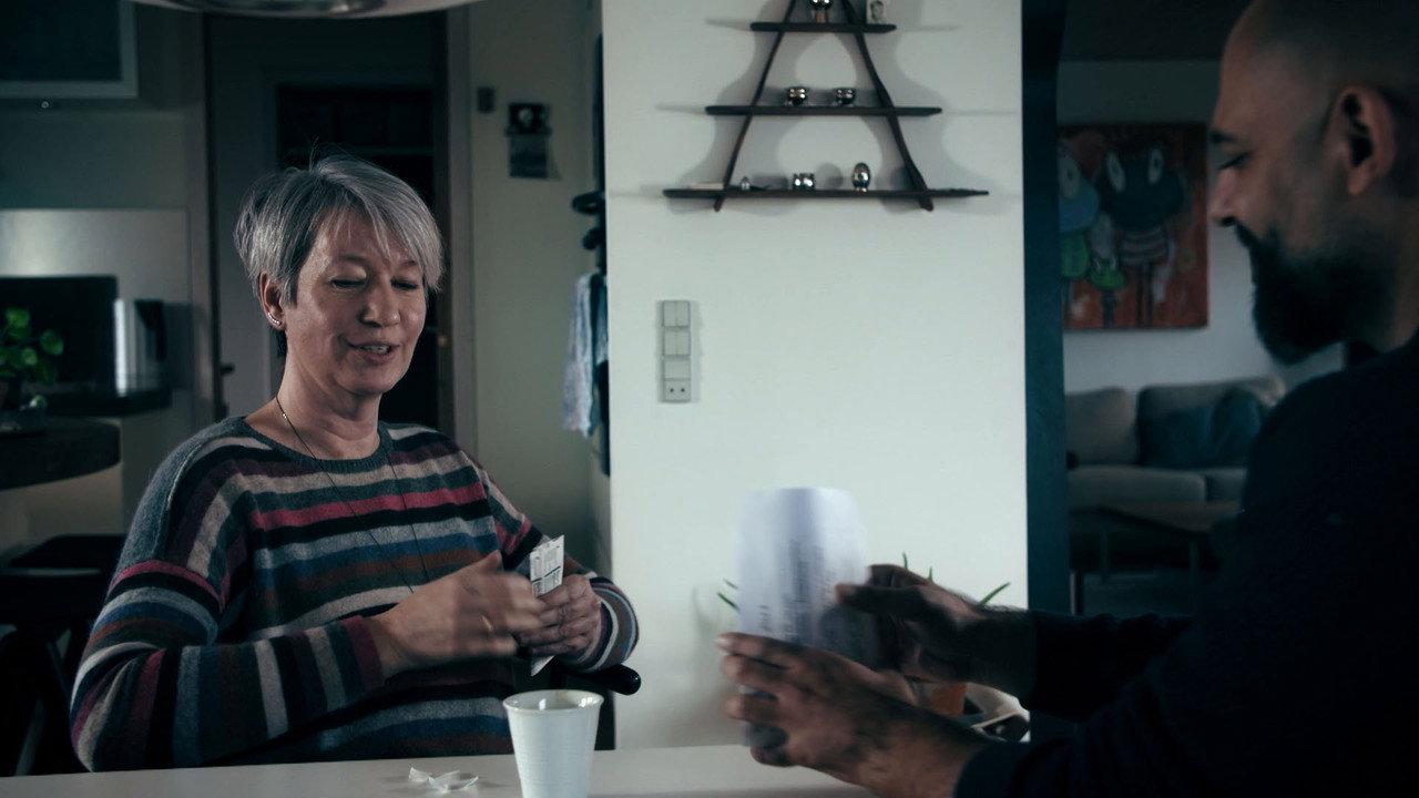 Far hvem er du? backdrop