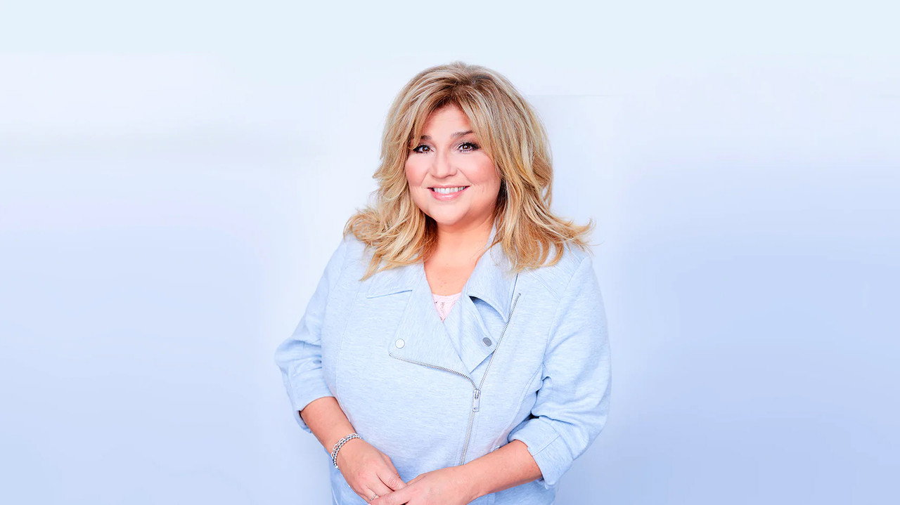 Deux filles le matin backdrop