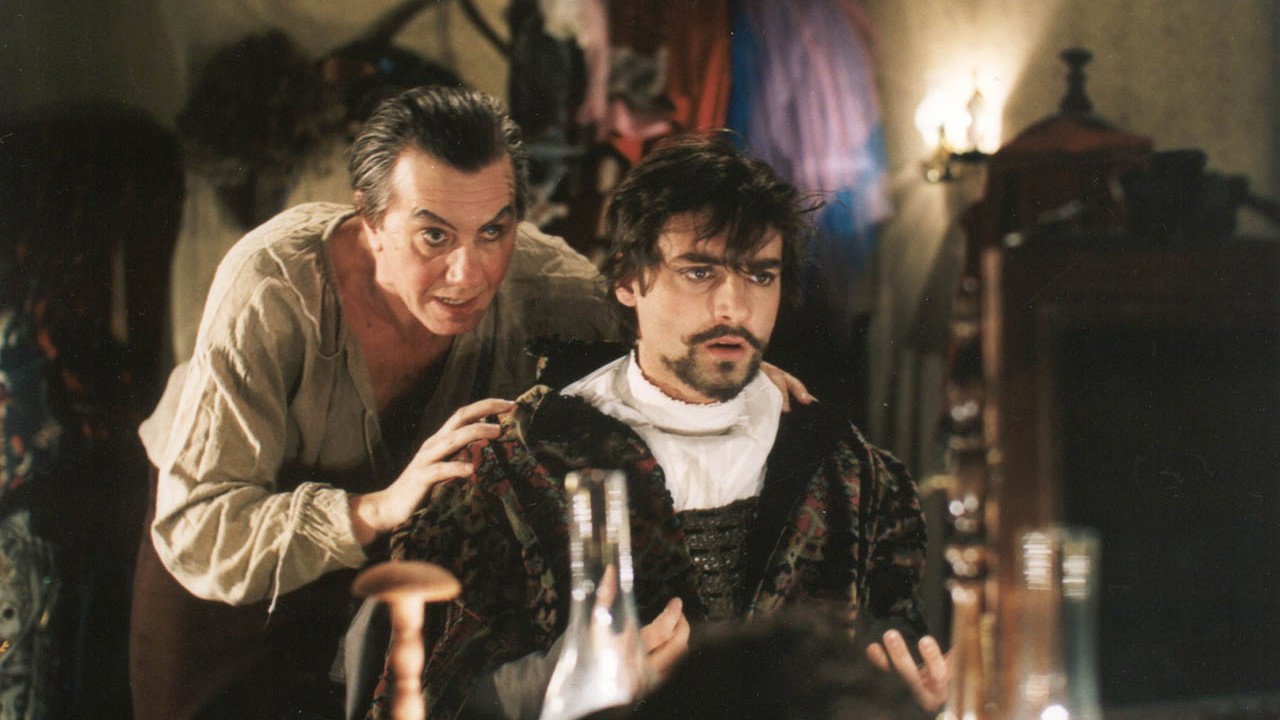 Stříbrná paruka backdrop