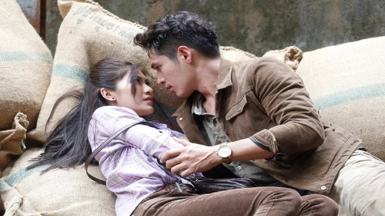 จอมโจรดอกไม้ขาว backdrop