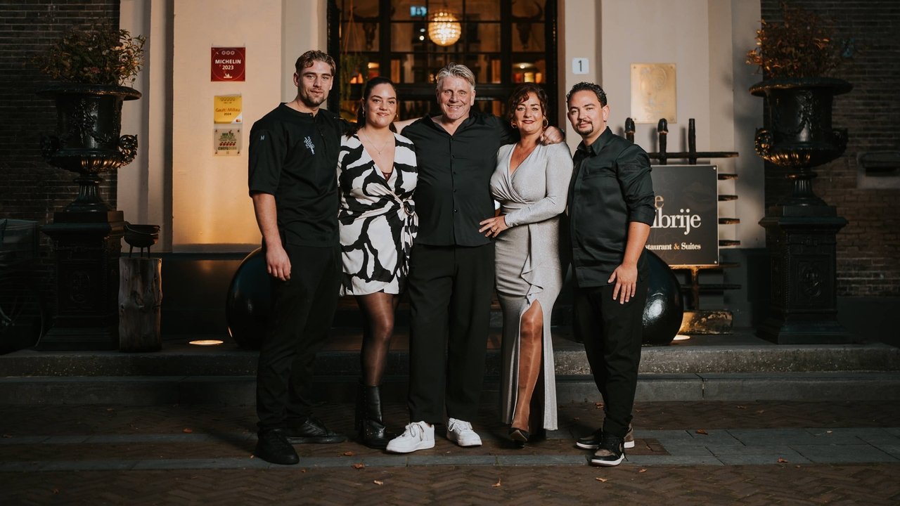 De Opvolging backdrop