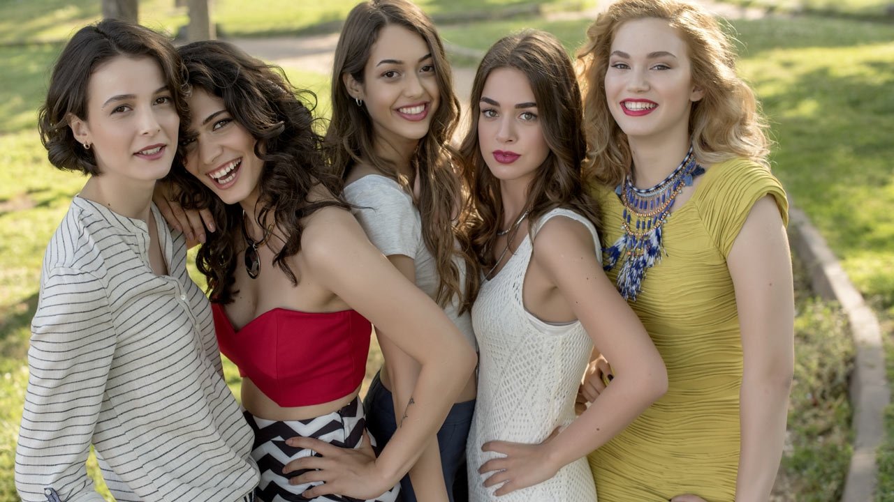 Pretty Little Liars backdrop