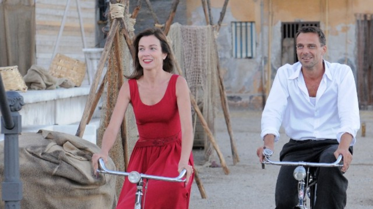 Edda Ciano e il comunista backdrop