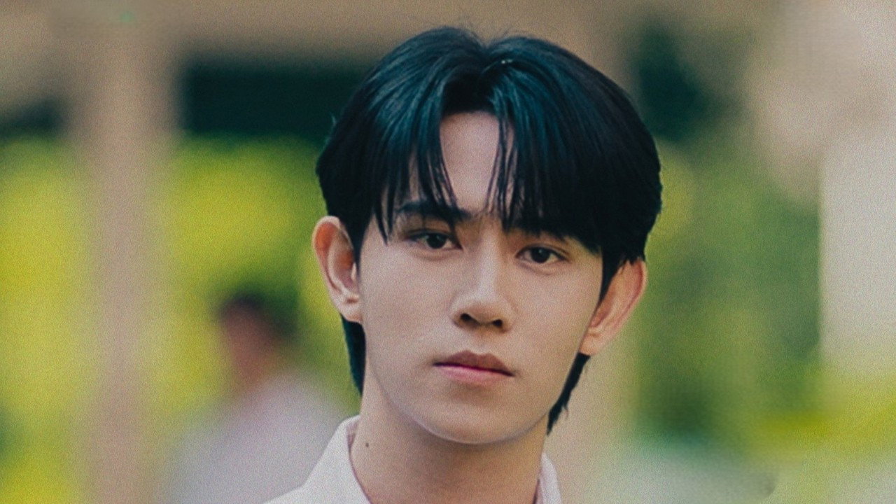 Don't Be too Emotional backdrop