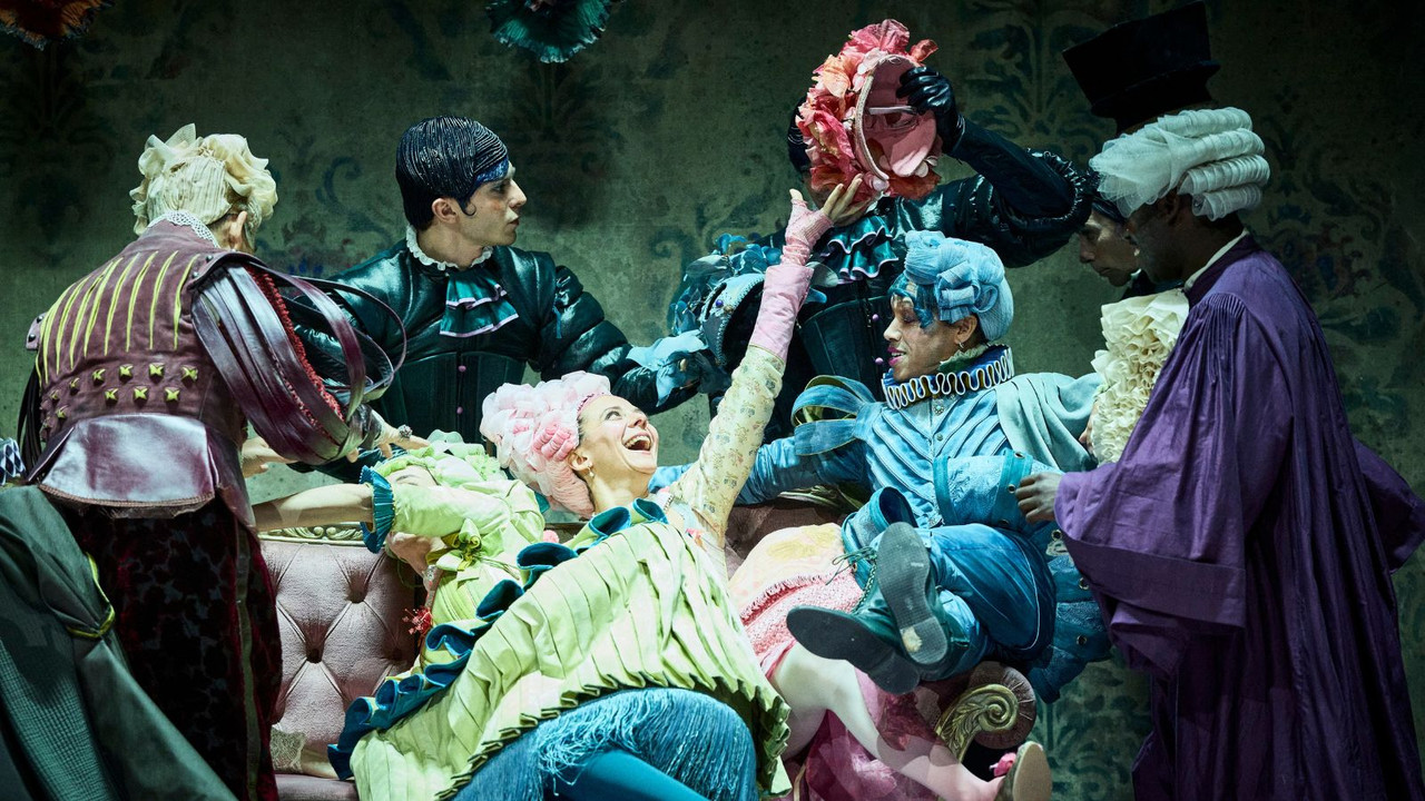 Les femmes savantes backdrop