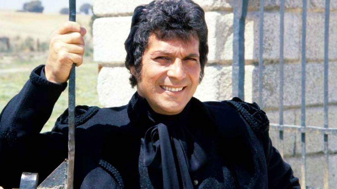 La Máscara Negra backdrop