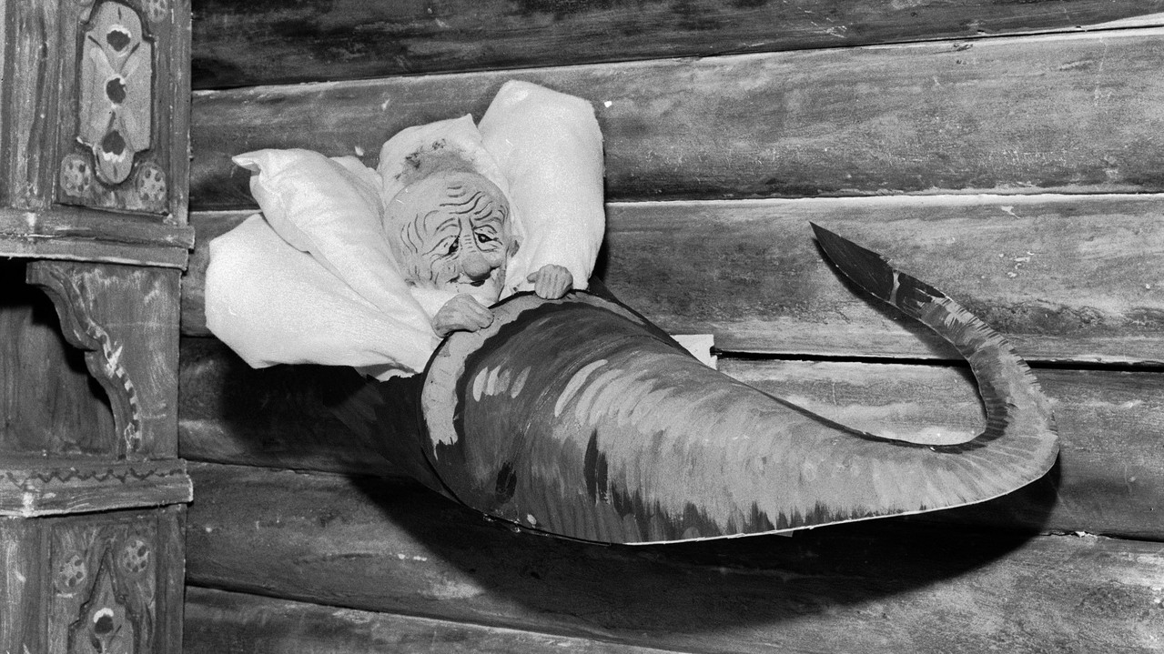 The Seventh Master of the House backdrop