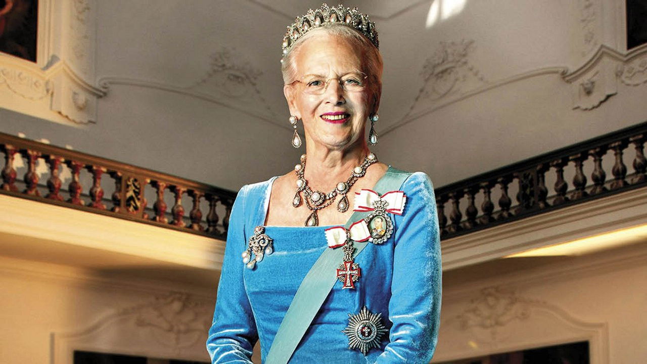 Dronning i 50 år backdrop