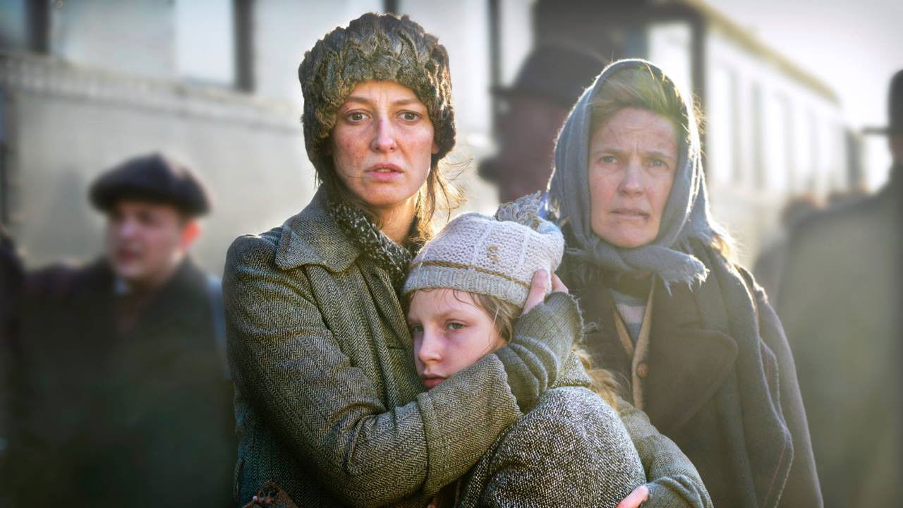 Sealed Lips backdrop