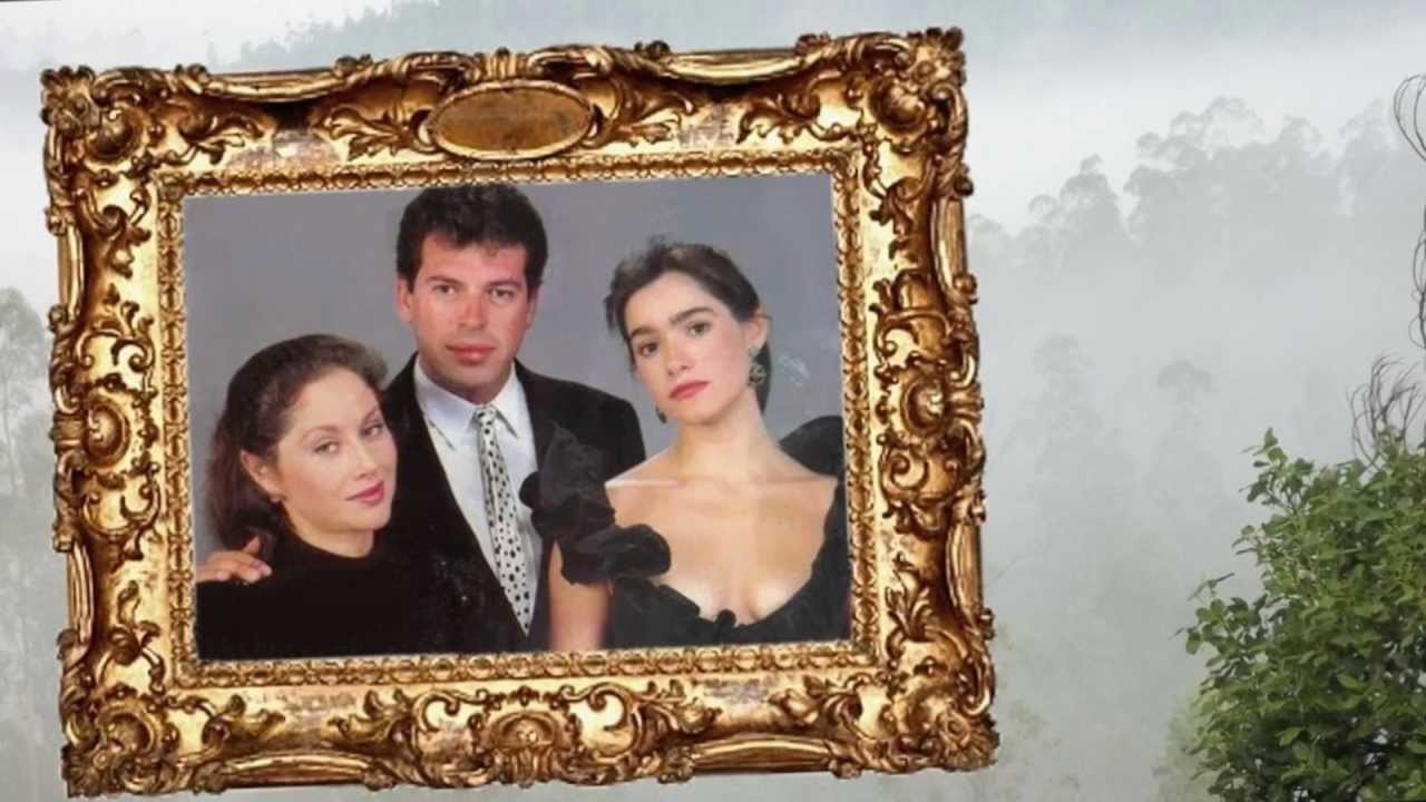 Días sin luna backdrop