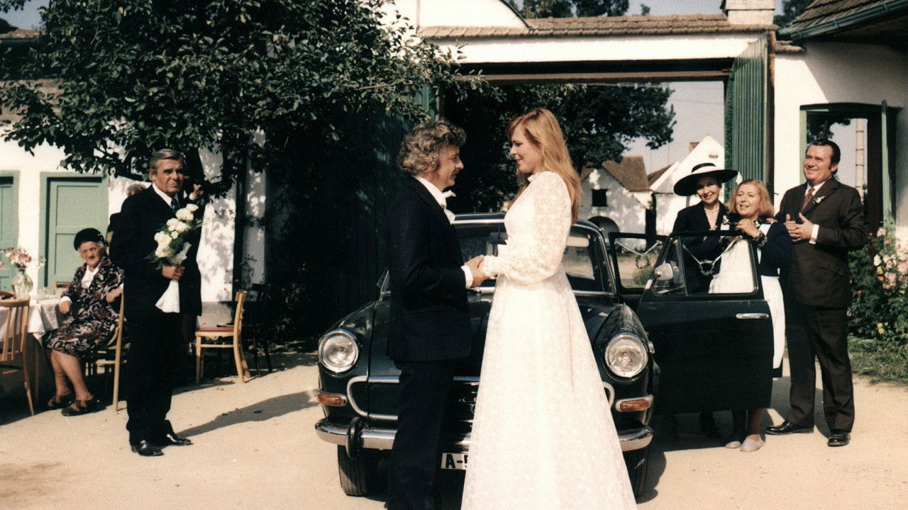 To byla svatba, strýčku backdrop