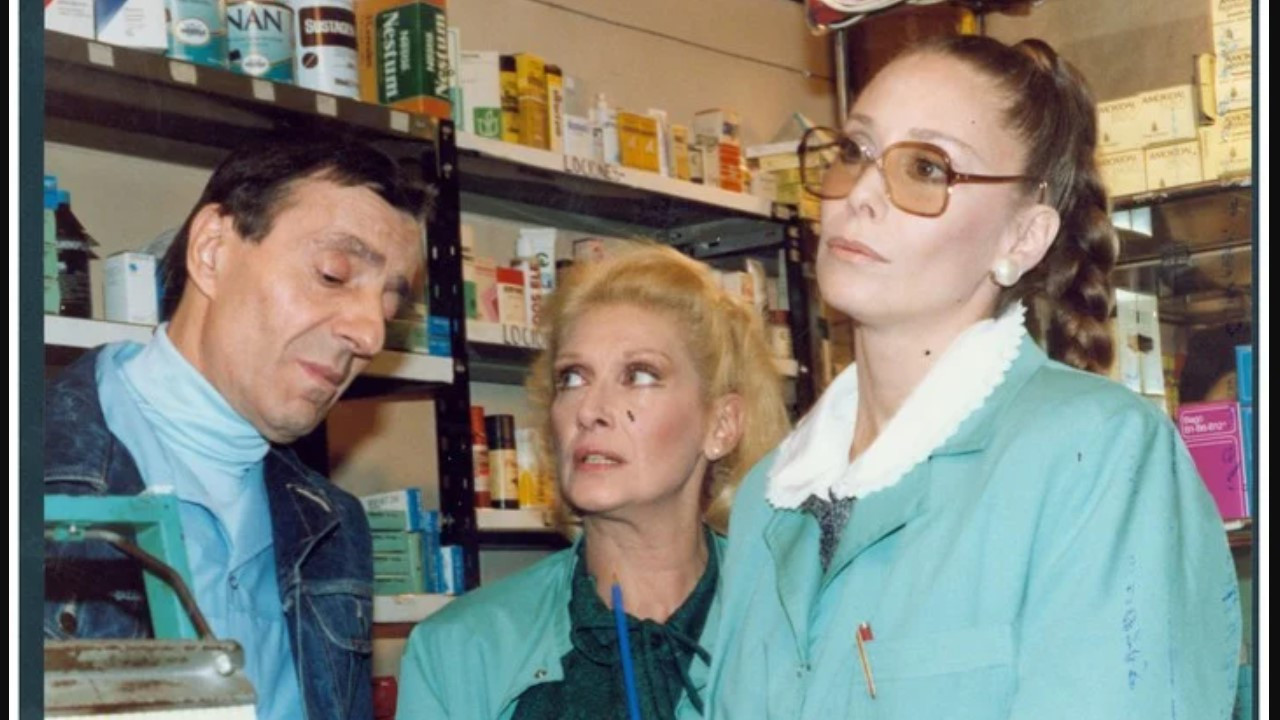 Enfermero de día, camarero de noche backdrop