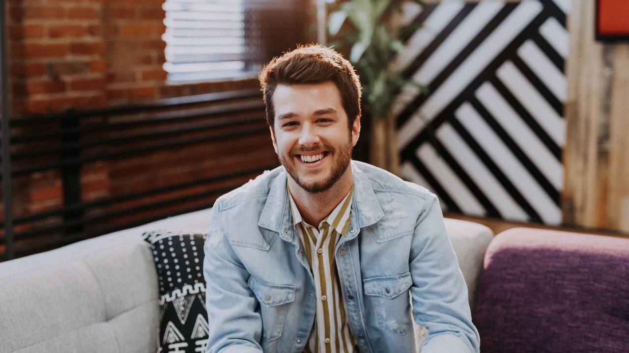 ALT (Actualité Légèrement Tordue) backdrop