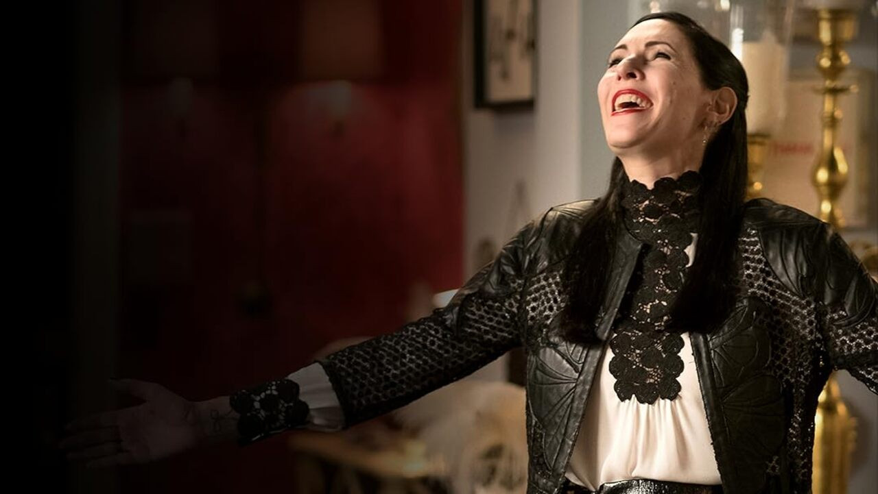 Odd Mom Out backdrop