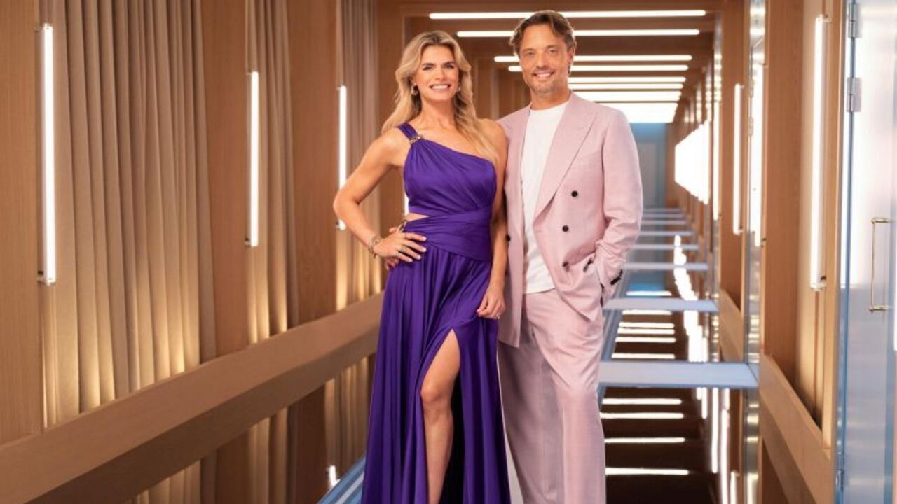 Love Is Blind: Netherlands backdrop